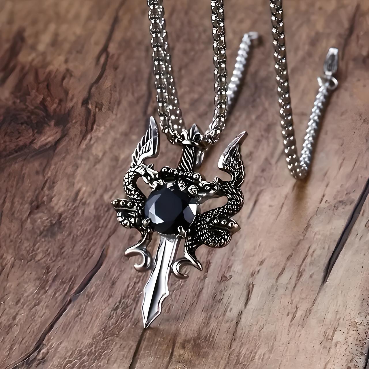 collier-epee-avec-dragon-gothique